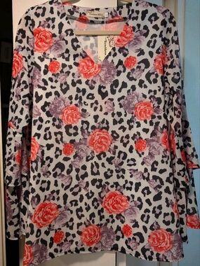 V-Neck Floral Leopard Print Blouse Sz L NWT